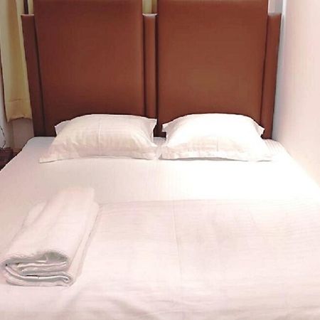 Staymaker Hotel Mohan Palace Baharampur Екстер'єр фото