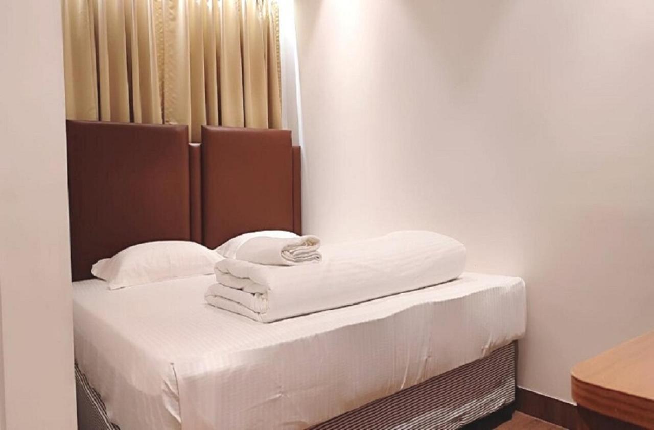 Staymaker Hotel Mohan Palace Baharampur Екстер'єр фото