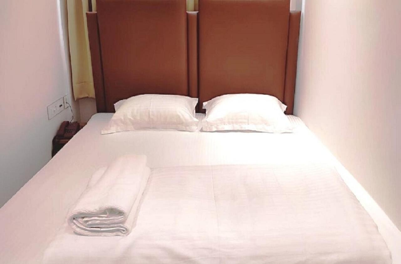 Staymaker Hotel Mohan Palace Baharampur Екстер'єр фото