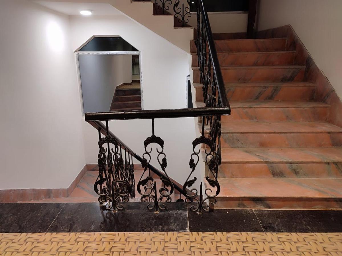 Staymaker Hotel Mohan Palace Baharampur Екстер'єр фото