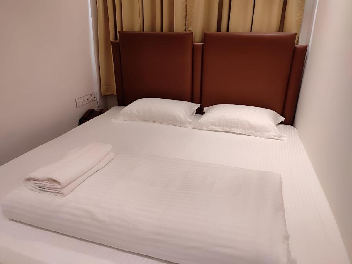 Staymaker Hotel Mohan Palace Baharampur Екстер'єр фото