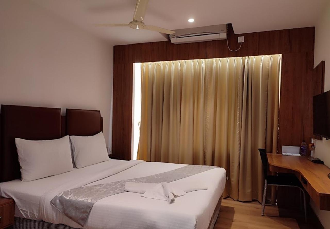 Staymaker Hotel Mohan Palace Baharampur Екстер'єр фото